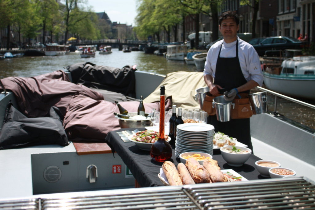 Boot huren in Amsterdam voor een kleine groep (2 tot 12 personen)