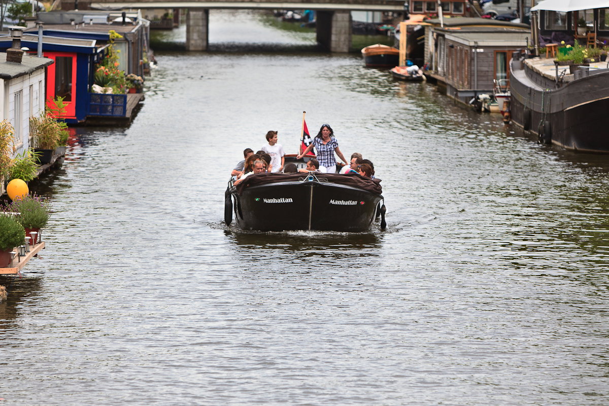 Waar moet je opletten bij het huren van een boot in Amsterdam?