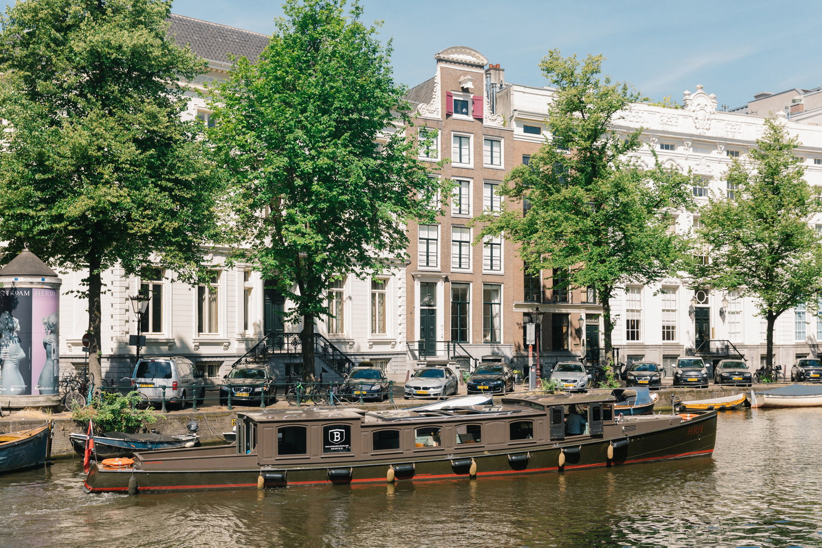 Boot met schipper huren in Amsterdam voor 15 tot 40 personen