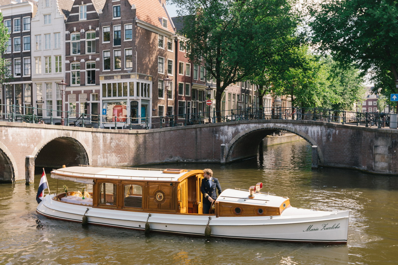 Luxe rondvaart in Amsterdam: wat maakt het luxe en wat kost het?