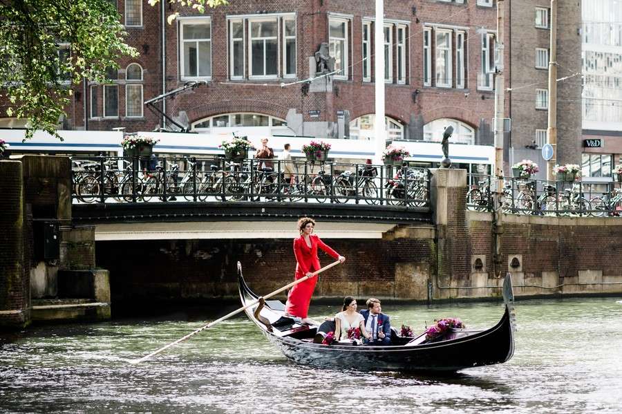 Rent 6 persons Gondola "Gondel" via Rent A Boat Amsterdam